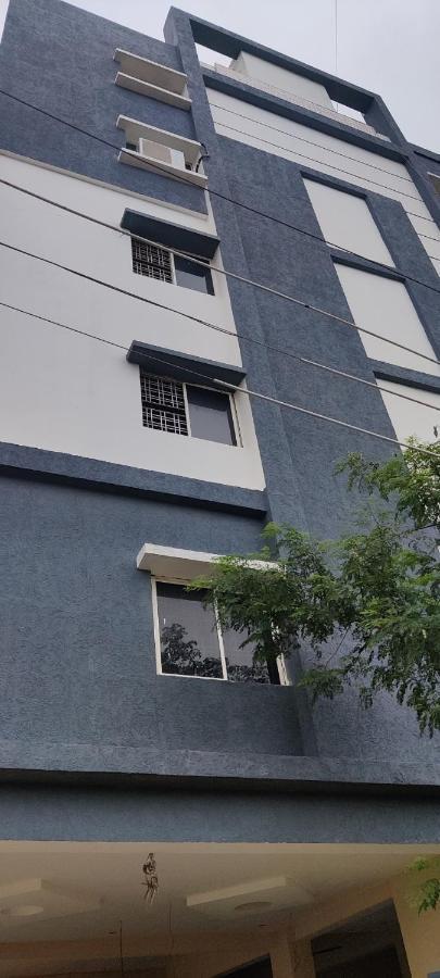 Oyo 81589 Aruna Dwraka Homes Haidarábád Kültér fotó